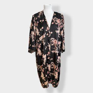 Soprano Black Floral Kimono‎